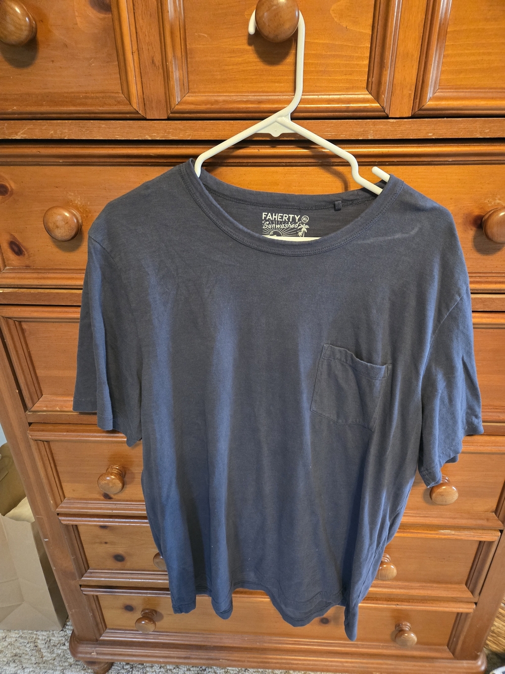 Faherty Short-Sleeve Pocket Tee in Navy Blue